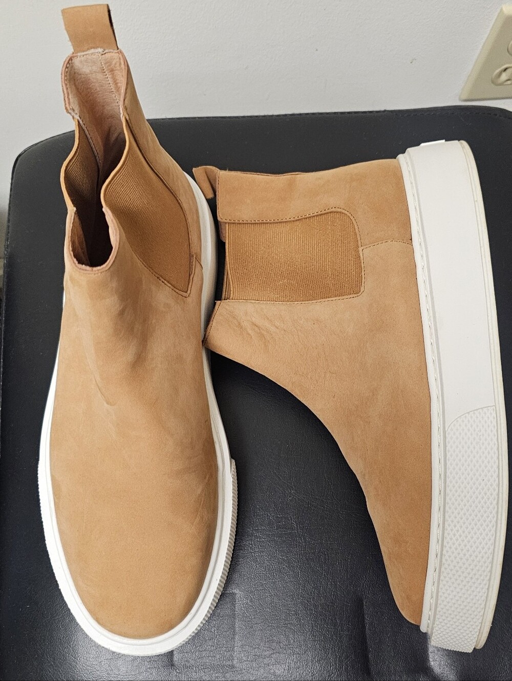 J Slides "Dani" Platform Chelsea Boots Sneakers Size 9